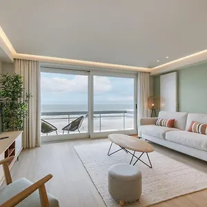 https://pleasant-apartment-with-frontal-sea-view.hotelsghent.com