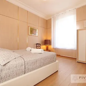 https://suite-gioia-five-stars-holiday-house.fr-provencehotel.com